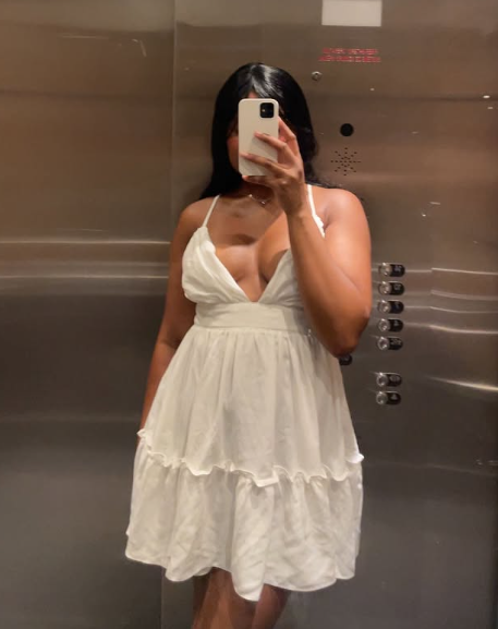 Vestido de fiesta blanco con tirantes finos y escote en V Y2849