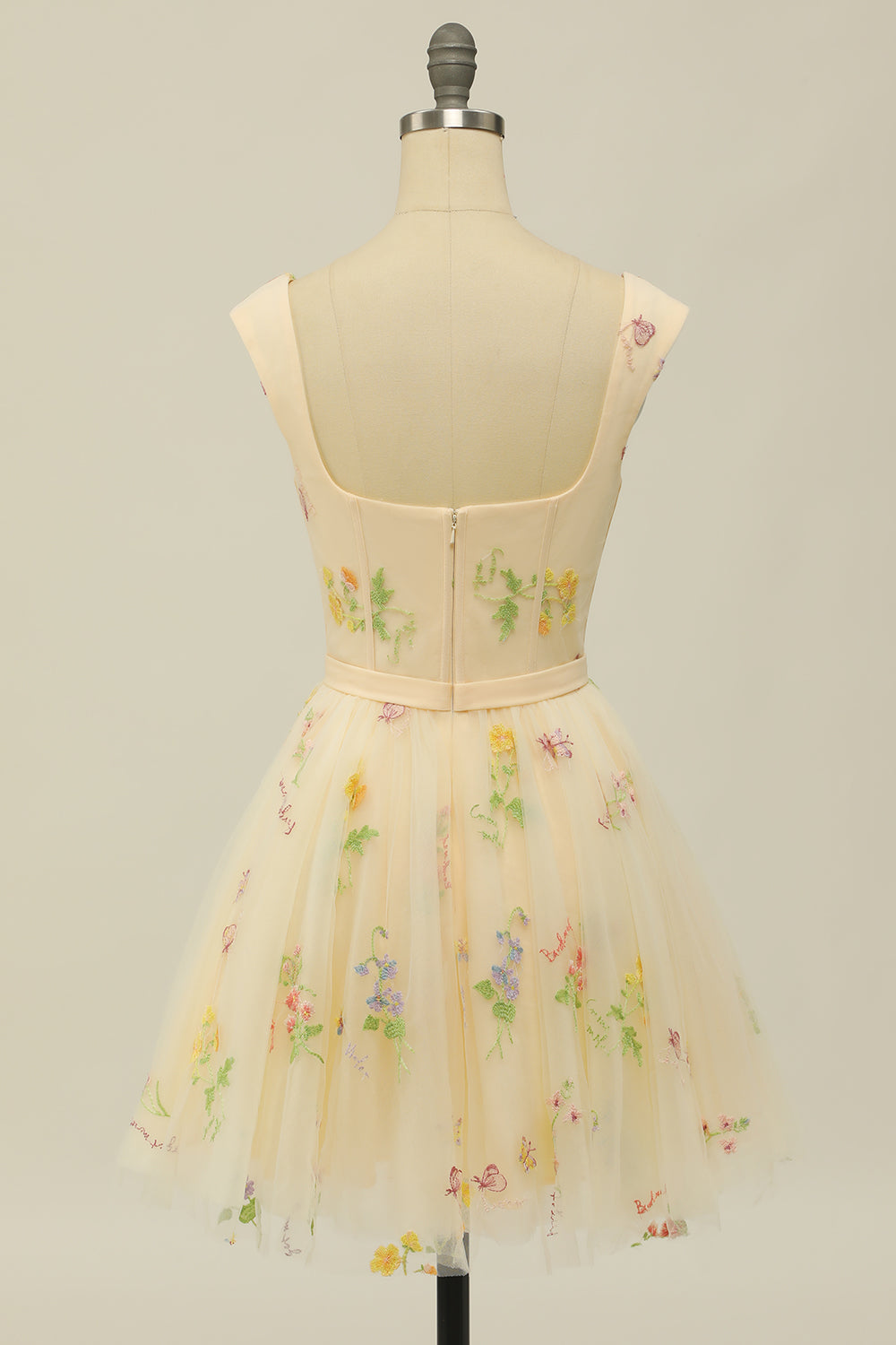 Lindo vestido de fiesta corto con escote en forma de A, en gris azulado y bordado