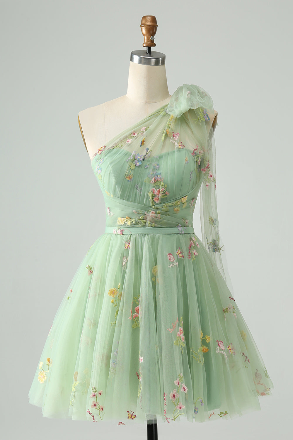 Vestido de fiesta de tul azul grisáceo con un solo hombro y bordado floral