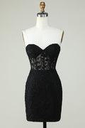 Figurbetontes, schwarzes, kurzes Homecoming-Kleid im Sweetheart-Korsett-Stil mit Applikationen