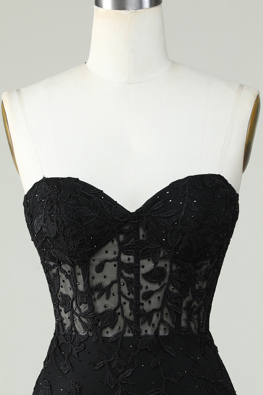 Figurbetontes, schwarzes, kurzes Homecoming-Kleid im Sweetheart-Korsett-Stil mit Applikationen