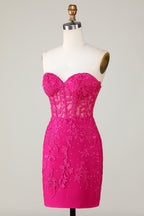 Figurbetontes, schwarzes, kurzes Homecoming-Kleid im Sweetheart-Korsett-Stil mit Applikationen