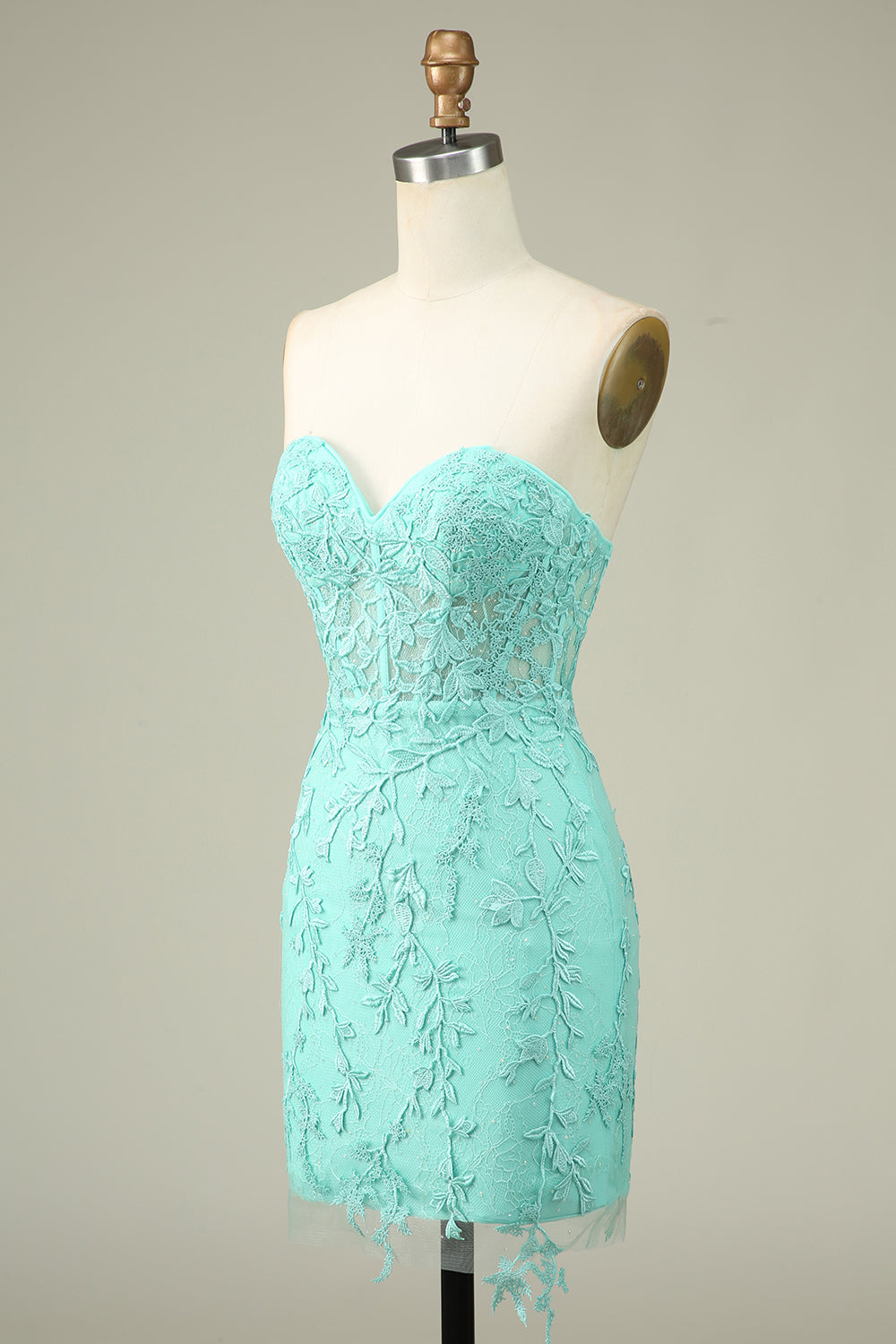 Figurbetontes, schwarzes, kurzes Homecoming-Kleid im Sweetheart-Korsett-Stil mit Applikationen