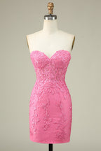 Figurbetontes, schwarzes, kurzes Homecoming-Kleid im Sweetheart-Korsett-Stil mit Applikationen