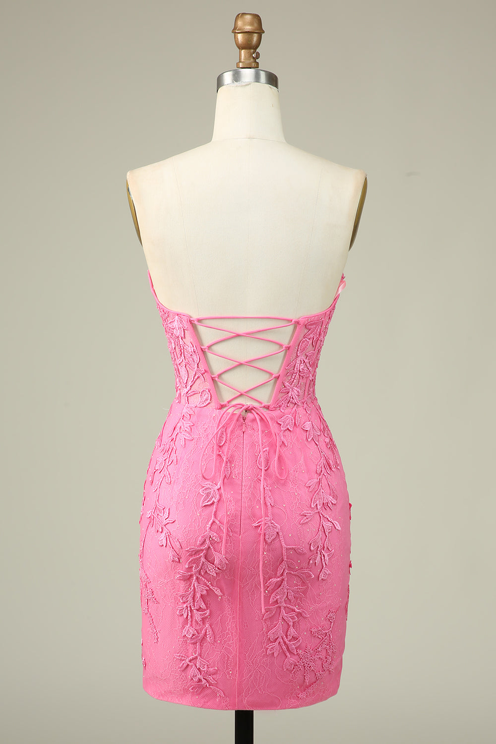 Figurbetontes, schwarzes, kurzes Homecoming-Kleid im Sweetheart-Korsett-Stil mit Applikationen