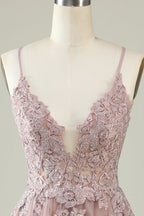 Vestido corto de fiesta con tirantes finos, corte A, color rubor y apliques