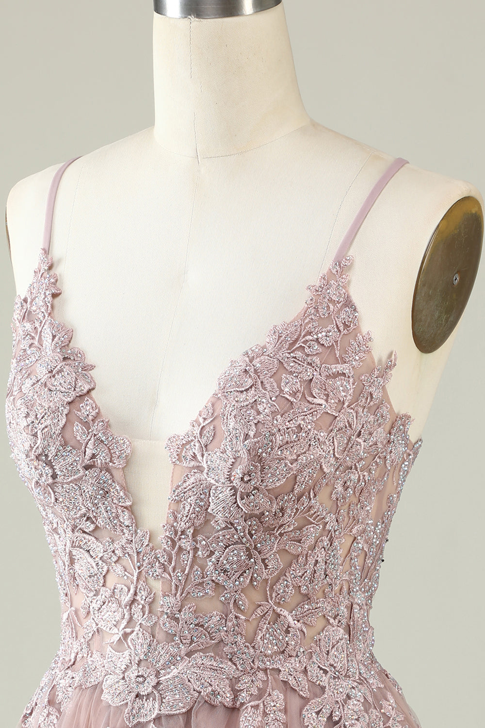 Vestido corto de fiesta con tirantes finos, corte A, color rubor y apliques