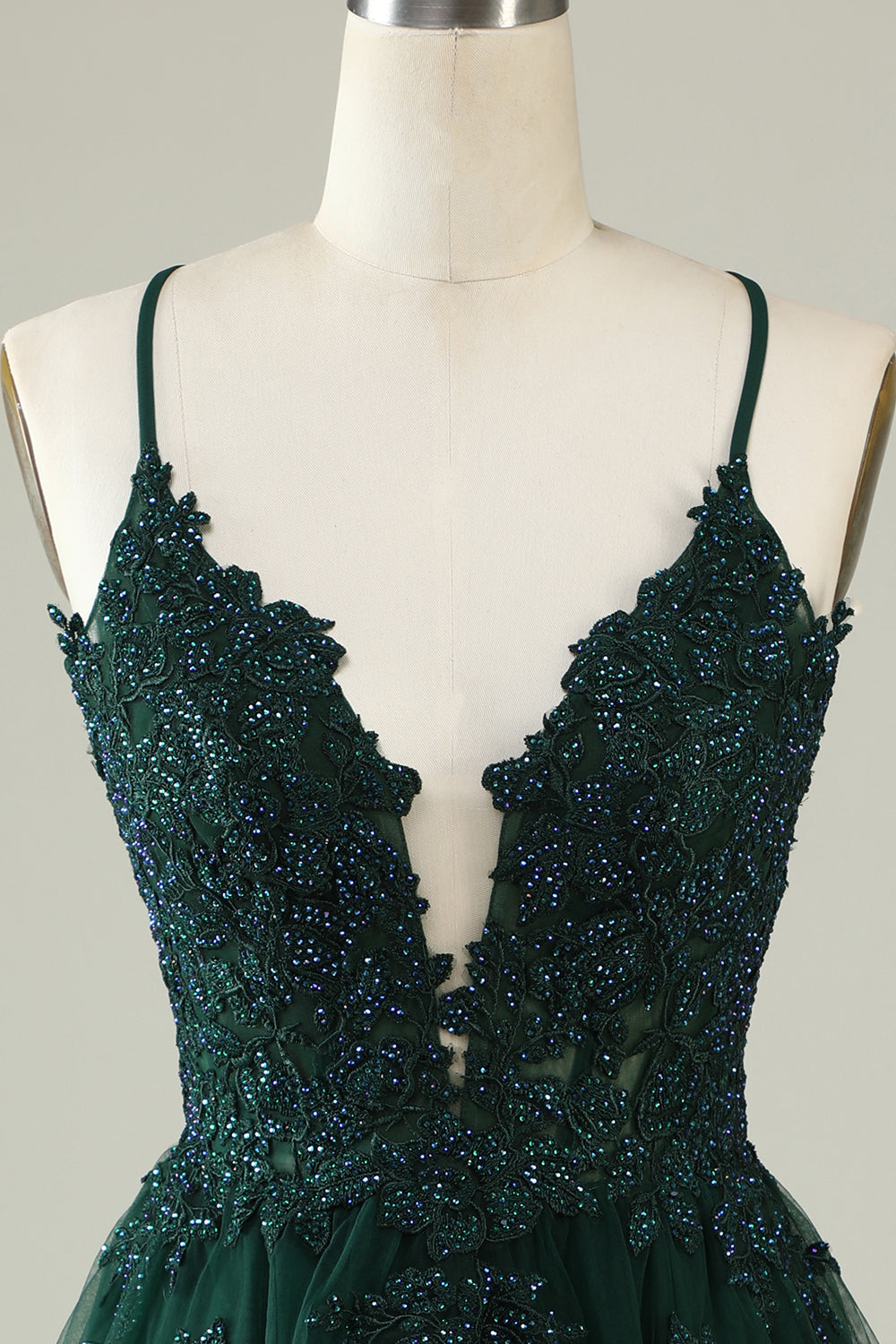 Vestido corto de fiesta con tirantes finos, corte A, color rubor y apliques