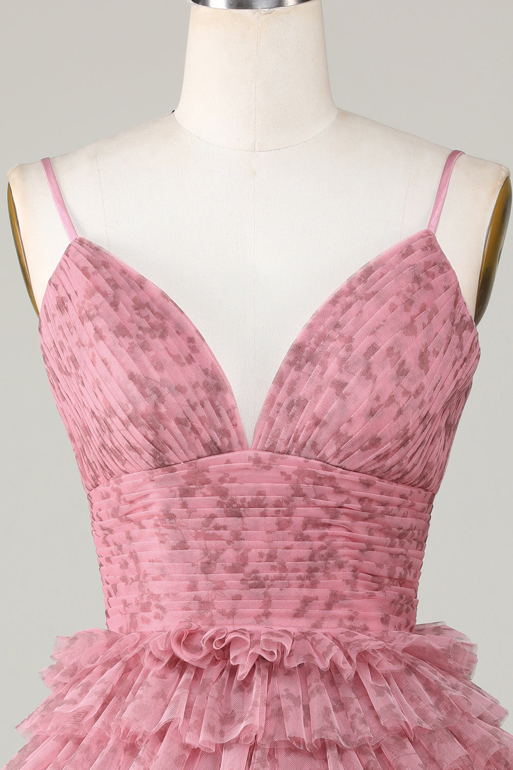 Vestido corto de fiesta con tirantes finos, corte A y volantes, color rubor