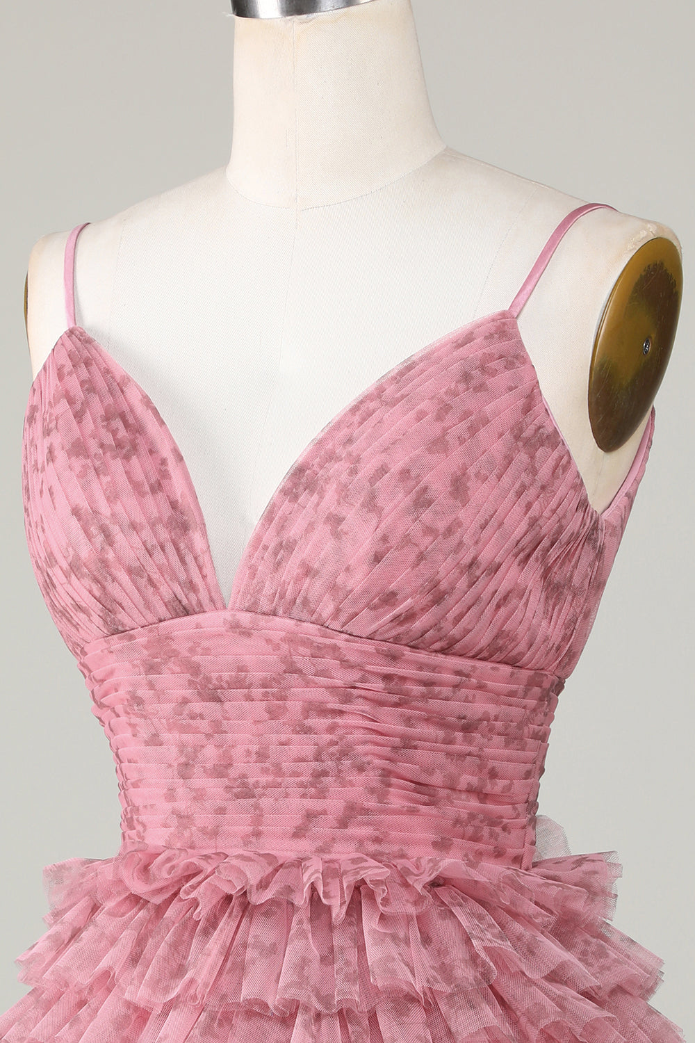 Vestido corto de fiesta con tirantes finos, corte A y volantes, color rubor
