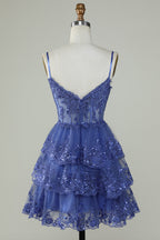 Lindo vestido negro de fiesta corto con corsé escalonado, lentejuelas brillantes y corte en A