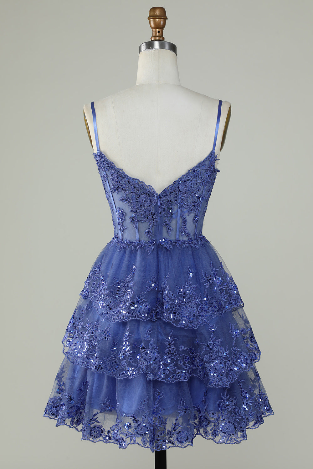 Lindo vestido negro de fiesta corto con corsé escalonado, lentejuelas brillantes y corte en A