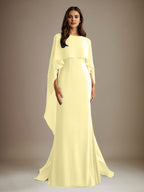 Vestido de gasa para madre de la novia, largo hasta el suelo, con escote barco y corte tubo/columna y volantes en cascada