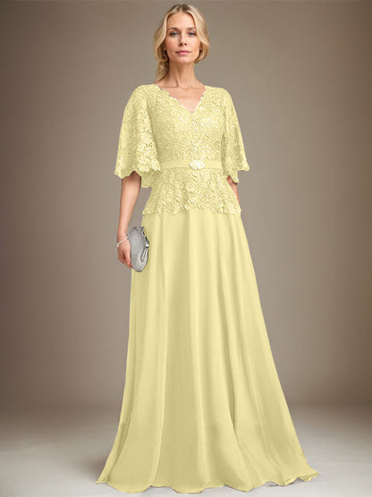 A-Linie V-Ausschnitt Bodenlanges Chiffon-Spitzenkleid für die Brautmutter mit Kristallbrosche und Strass 