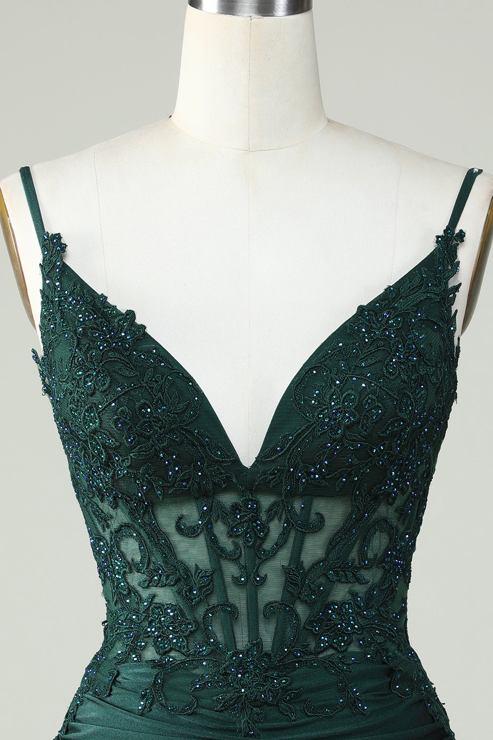 Figurbetontes dunkelgrünes Homecoming-Kleid mit Spaghettiträgern und Korsett und Perlen