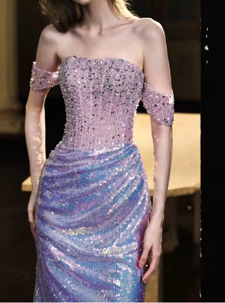 Glitzerndes, schulterfreies, perlenbesetztes, paillettenbesetztes Meerjungfrau-Abschlussball-Abendkleid in Lila Y8182