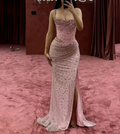Charmantes rosa Meerjungfrau Abendkleid mit Perlen und Spaghettiträgern, Schlitz, langes Abschlussball-Partykleid Y7970