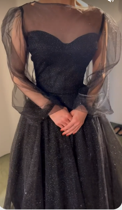 Schwarzes glänzendes Ballkleid mit Tüllärmeln, Abendkleid Y35