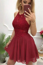 A-Linie Burgunderrot Chiffon Neckholder Applikationen Kurzes Homecoming-Kleid PD399