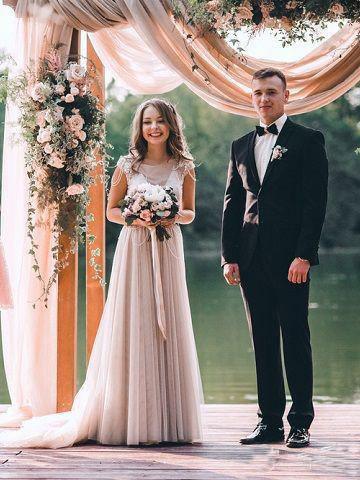 Vestido de novia largo de tul plateado con mangas cortas y corte en A WD323
