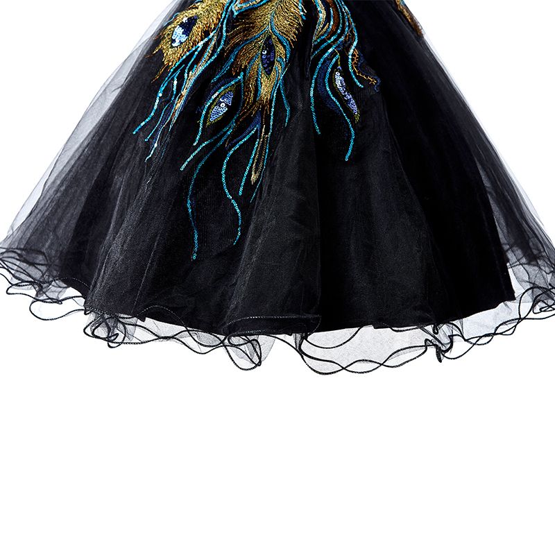 A-Linien-Ballkleid aus Tüll mit Stickereien und Trägern