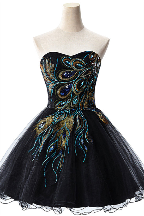 A-Linien-Ballkleid aus Tüll mit Stickereien und Trägern