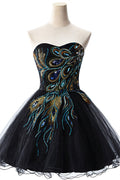 A-Linien-Ballkleid aus Tüll mit Stickereien und Trägern