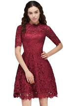 Vestidos de fiesta de bienvenida burdeos con encaje, corte A y cuello halter