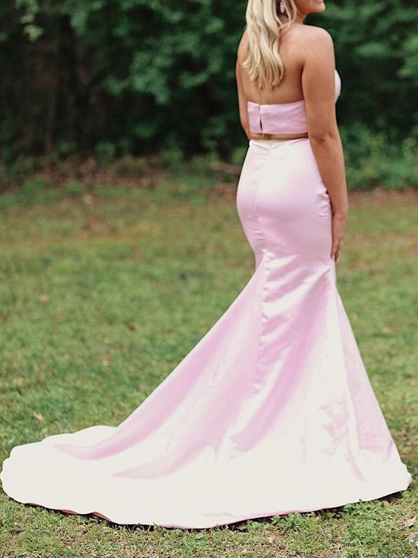 Vestido de fiesta de dos piezas de satén con cuello halter, sin mangas y volantes