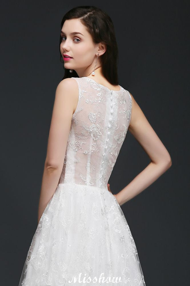 Vestidos de novia sencillos de encaje con cola de joya y corte en A con botones