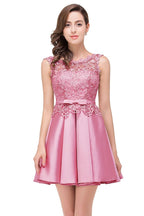 Knielanges A-Linien-Heimkehrkleid aus Satin mit Spitze