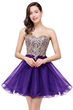 Vestidos de fiesta cortos con escote en forma de corazón y apliques de encaje en línea A