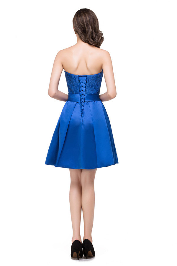 Vestidos de dama de honor mini de corte A con cordones y sin tirantes