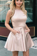 Vestido de fiesta corto azul marino de corte A con espalda de cuentas PD328
