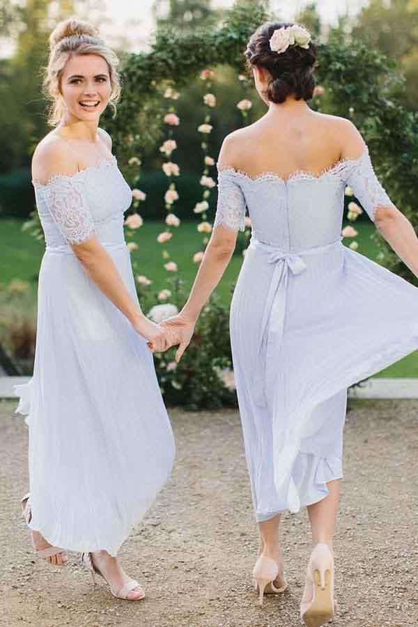 Vestido de dama de honor azul claro plisado de gasa con hombros descubiertos y encaje, corte A, BD056