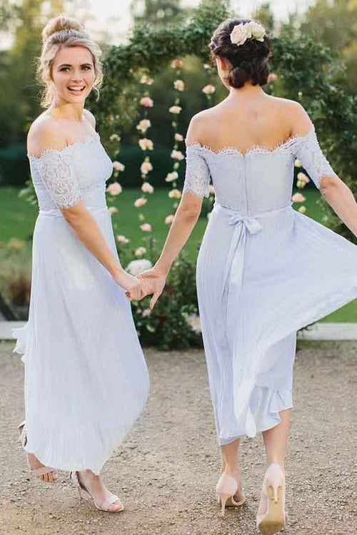 Vestido de dama de honor azul claro plisado de gasa con hombros descubiertos y encaje, corte A, BD056