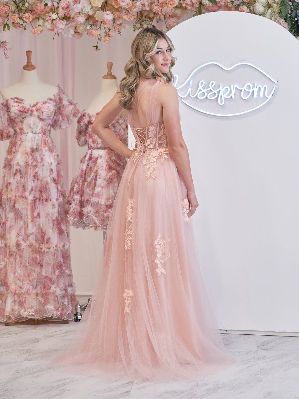 A-Linie One-Shoulder-Ballkleid in Schwarz mit Applikationen