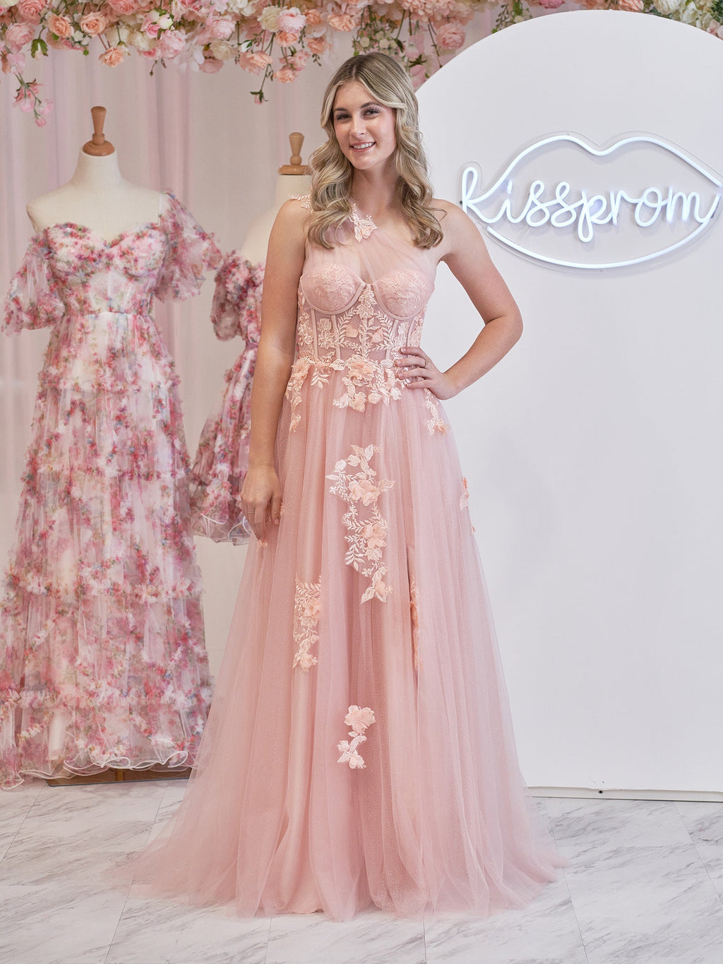 A-Linie One-Shoulder-Ballkleid in Schwarz mit Applikationen