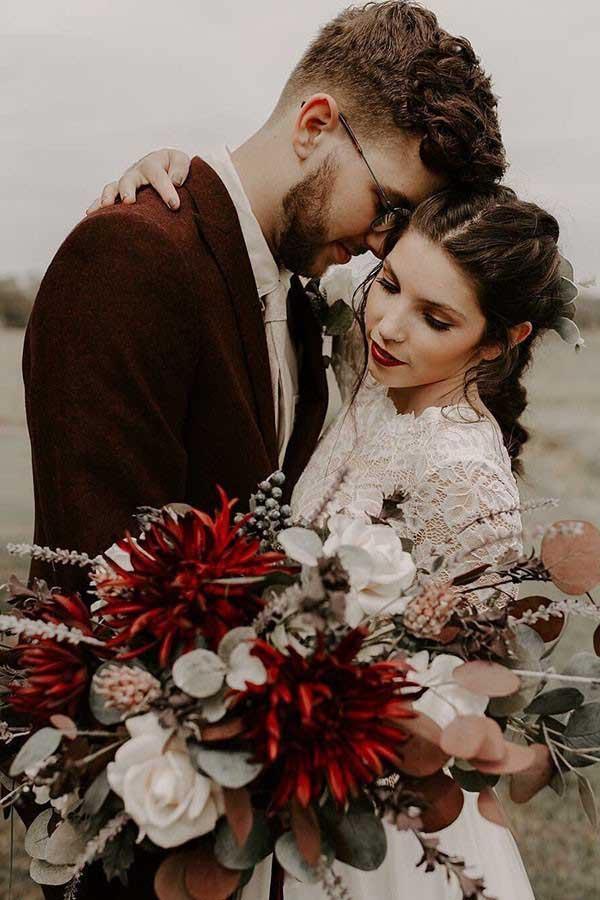 Vestido de novia de corte A, escote redondo, espalda descubierta y parte superior de encaje con mangas largas WD371