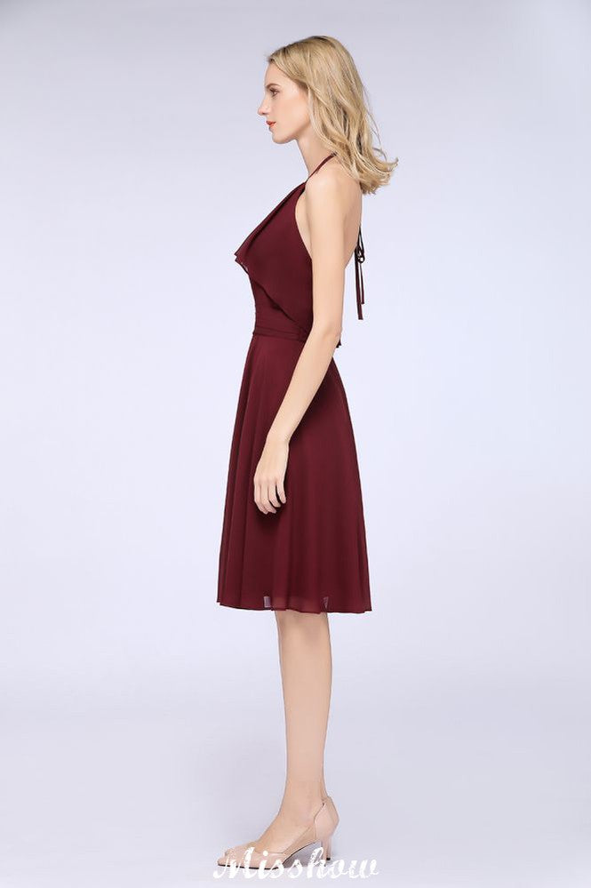 Vestido de fiesta sencillo de gasa con volantes y escote halter hasta la rodilla para dama de honor.