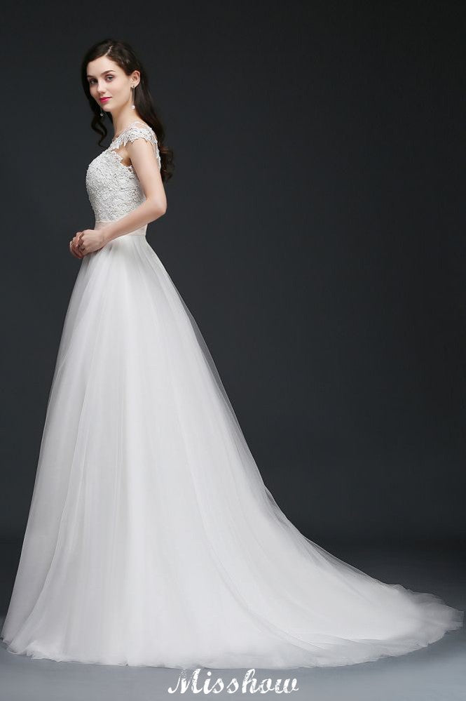 Vestidos de novia glamurosos de tul con cola de corte A y fajín