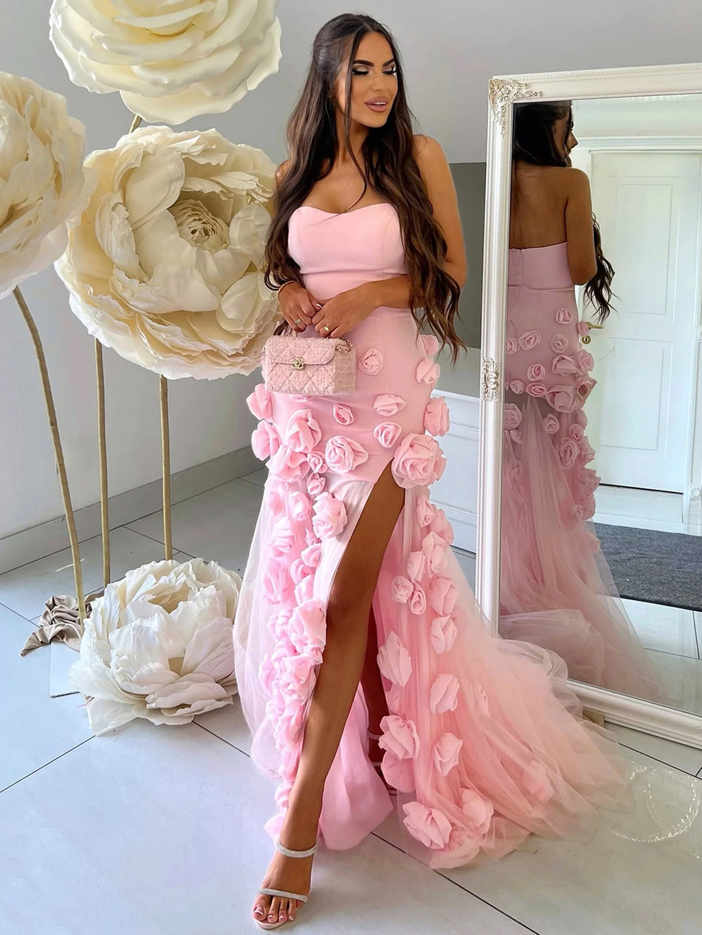 Vestido de fiesta sexy de corte A con escote en forma de corazón, sin mangas, con abertura en el pecho y flores rosas