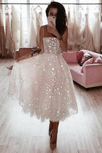 Vestido de fiesta rosa perla con tirantes finos, corte A, largo hasta la rodilla y cuentas PD349