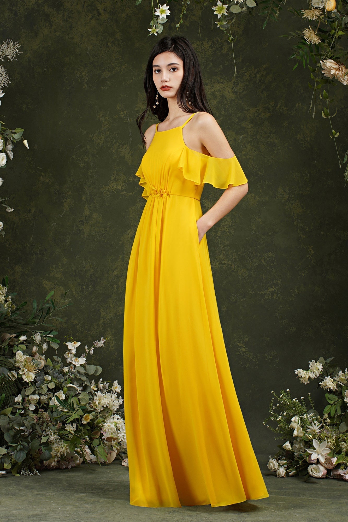 Vestido de dama de honor de gasa con volantes, hombros descubiertos, tirantes finos y bolsillos, corte A