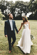 A-Line Spaghetti Straps Sleeveless Wedding Dress With Court Train WD541
