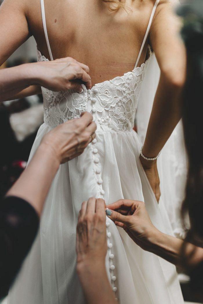 A-Linie Spaghettiträger Ärmelloses Brautkleid mit Hofschleppe WD541