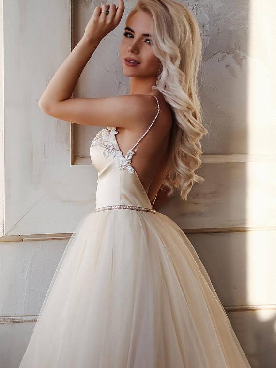 A-Linie Träger Bodenlang Perlenbesetztes Brautkleid Langes Ballkleid WD538