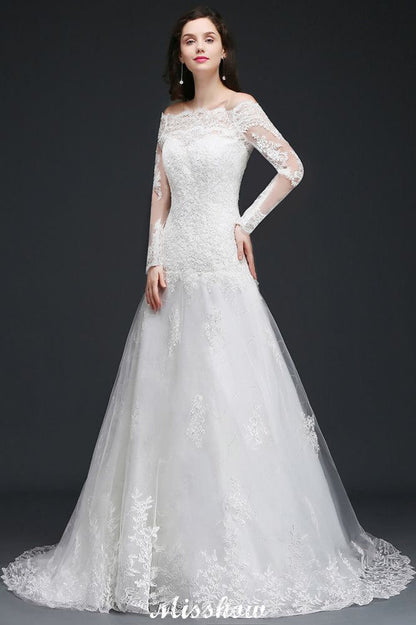 Elfenbeinfarbenes Brautkleid mit A-Linie und Sweep-Schleppe und Spitze