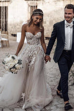 Vestido de novia de tul con corte en A, escote corazón, sin mangas y cola larga WD295