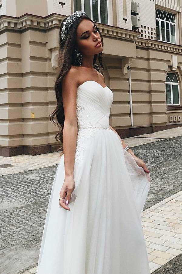 A-Linie Herzausschnitt Sweep Schleppe Tüll Brautkleid mit Applikationen WD268